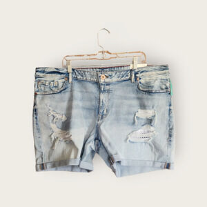Edgely Comfort Stretch Factory Distressed Mid-Rise Womens Shorts Size 24W NWT
